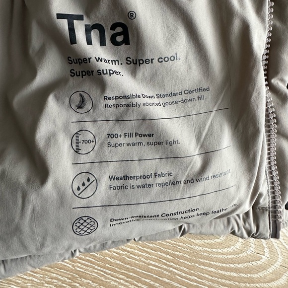 COPY - Aritzia TNA Superpuff in Taupe - size XS - Picture 3 of 6